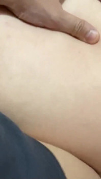 继父误解了继女的要求并操了她