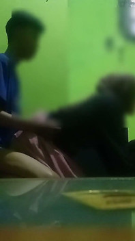 Skoro jsem to zjistil, když jsem ošukal kundičku svého nevlastního bratra v obývacím pokoji