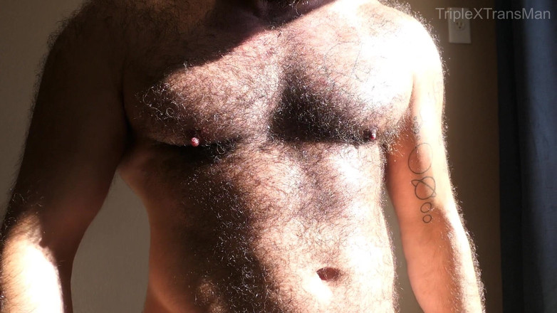 TripleXTransMan: 侵略性的变性男性身体崇拜