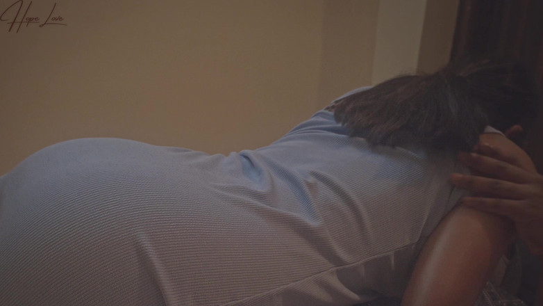 Hope Love: Vrouw laat haar man thuis om op een zwarte lul...