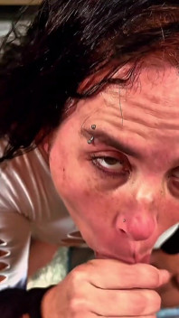 MILF latina pedas bermain dengan dildo sebelum mendapat zakar