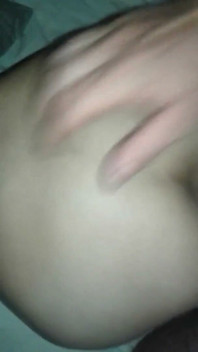 มือสมัครเล่นชาวเอเชียโดนเย็ดหีและตูดด้วยน้ําเงี่ยน