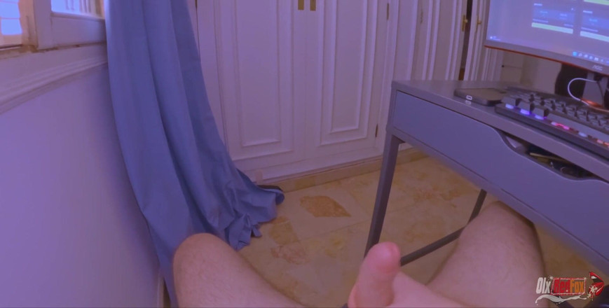 OlxRedFox: En otrogen fru. Styvmamma går in i sin styvson bil...