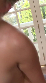 Kylee Reese azgın beyaz kız siyah bir yarakla sikişmek istiyor