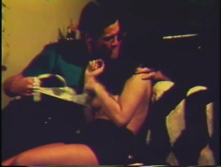 Vintage Usa: Sexy young girl in a vintage hard sex scene