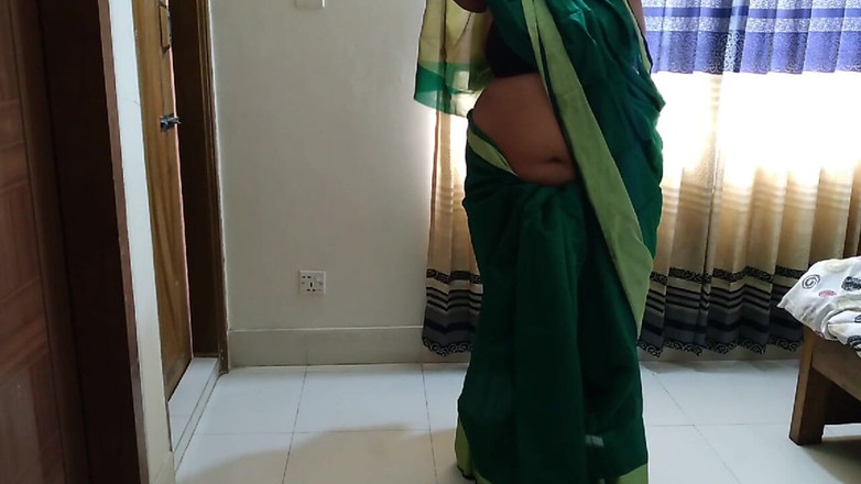 Aria Mia: Heißes Bhabhi gefickt von Debar Jab Patni Badezimmer Pas Durchsicht