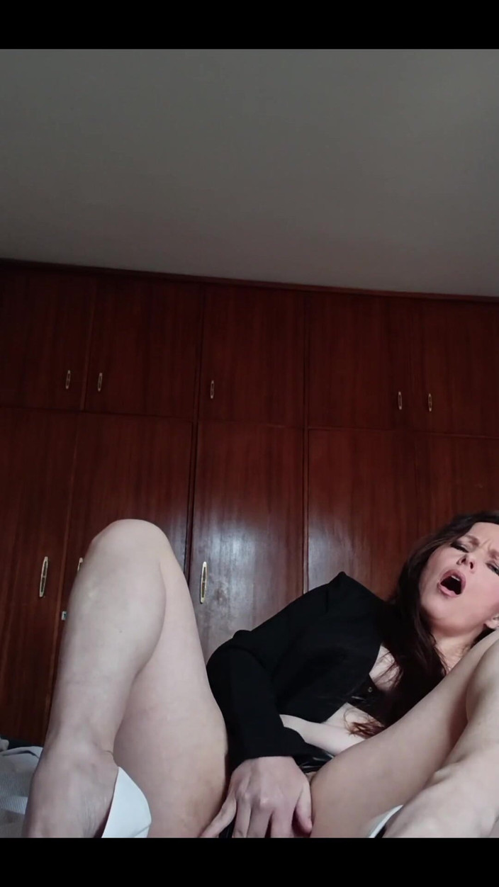 Kinky Lyrical: Finger Fucking in Heels