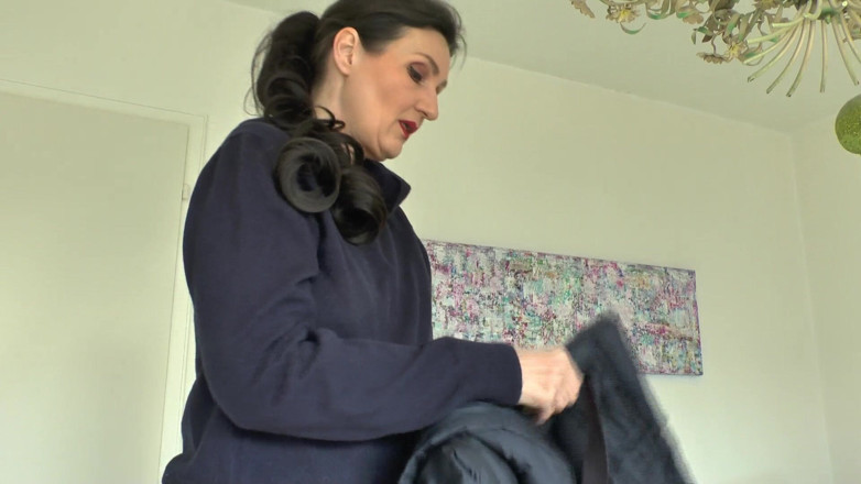 Lady Victoria Valente: Test na zip na tmavě modrém péro, Lady Victoria Valente