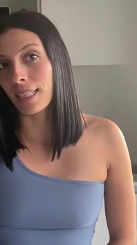 Folosind abilitățile ei sexuale pentru o Vinde Sigur!