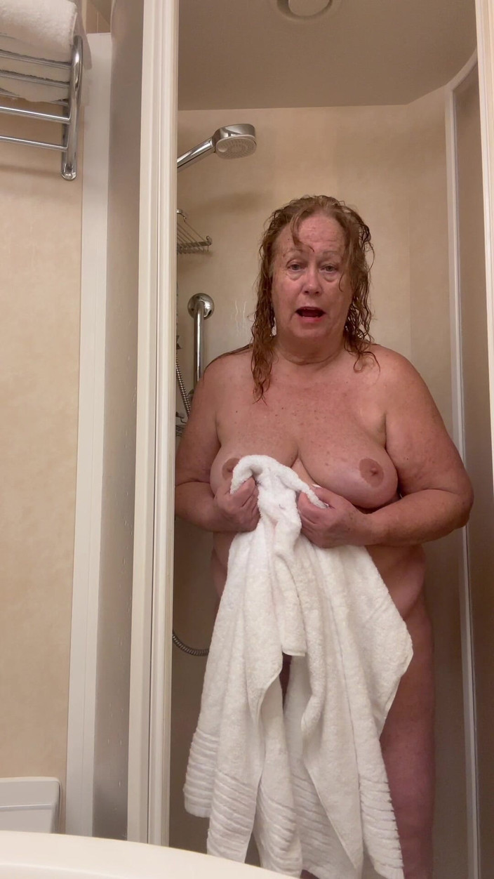 Big Ass 4 U: ¡Lavando todas las burbujas pegajosas!