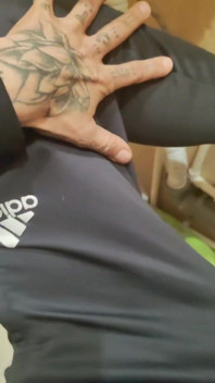 Gopnik Jerking off in the Toilet
