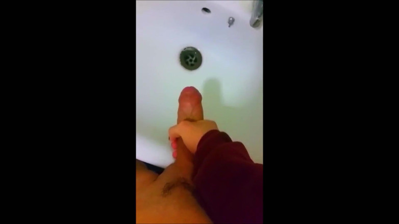 KittyHot: Banci Kitty bermain barefoot dengan zakar aweknya sehingga meletup
