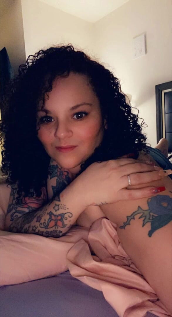 Curvyliz9: Tesão no chuveiro