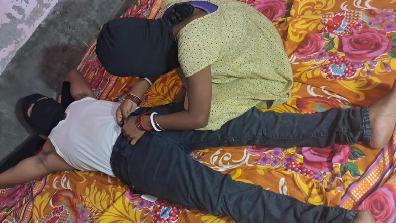 Trilokinath: La bhabhi du gros patron de Bihari, village, surprend une...