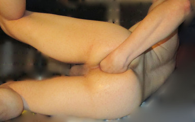 Self-penetrater: 漂亮的自我假阳具拳交guy.mpg