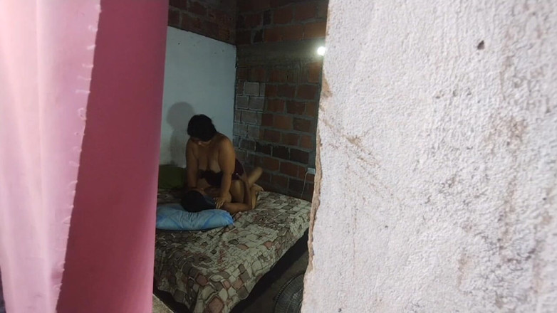 Adribella69: Vedo la puttana della mia matrigna scopare l'amico del mio...