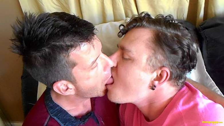 Man Puppy: Hot Gay Kissing with Jeff &amp; Leo