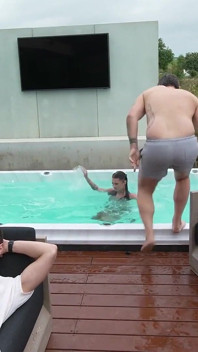 Piscina infinito disordinata