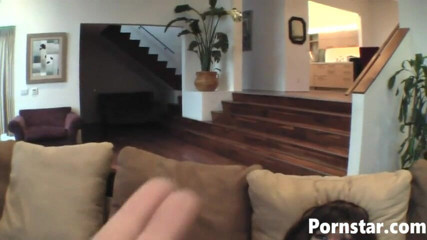 Pornstars: สาวเซ็กซี่ Max Mikita ทำชาเลนจ์น้ำพุ่งแล้วโดนใช้นิ้วเย็ดหี