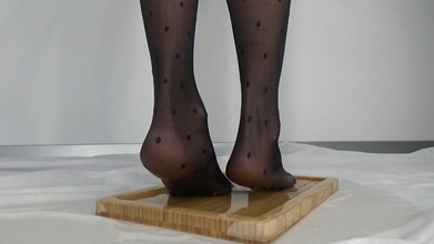 AnnaBUST: Saya kencing di kaki saya yang cantik dalam stoking