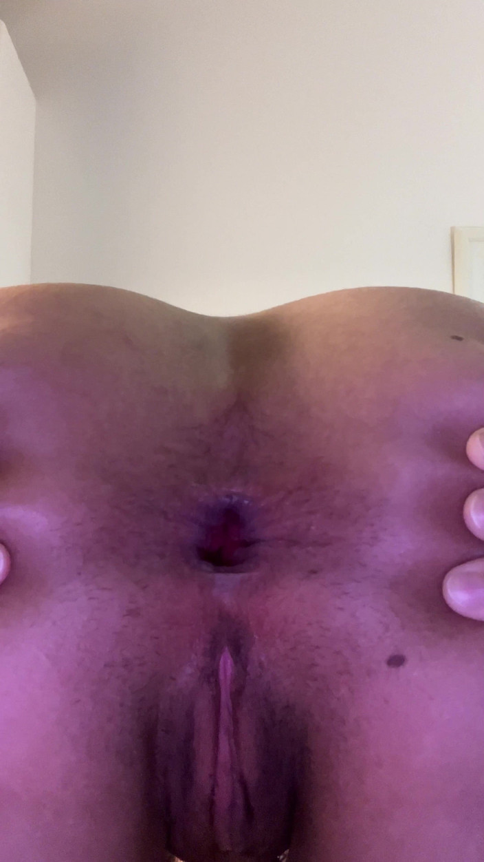 Juicy-Ass: Das Analloch Öffnen Und Furzen