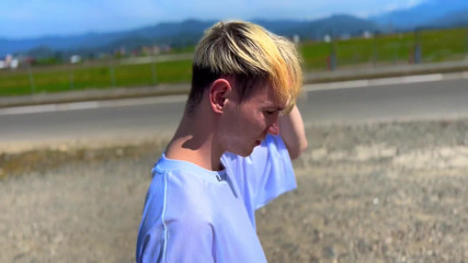 Nick Lewis: 尼克刘易斯说服一个英俊的异性恋在海滩上给他一个 bliwjob 资金