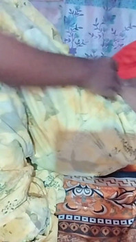 Fratellastro indiano video di sesso romantico