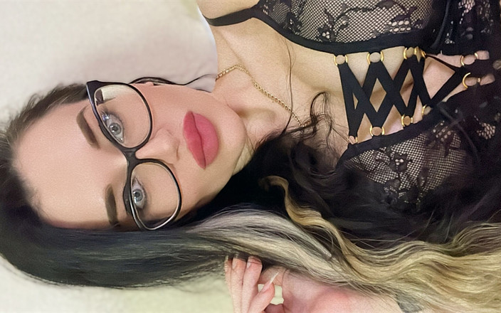 Julia domaina: Prova, Lingerie di pizzo su di me, stuzzicamento e altro...