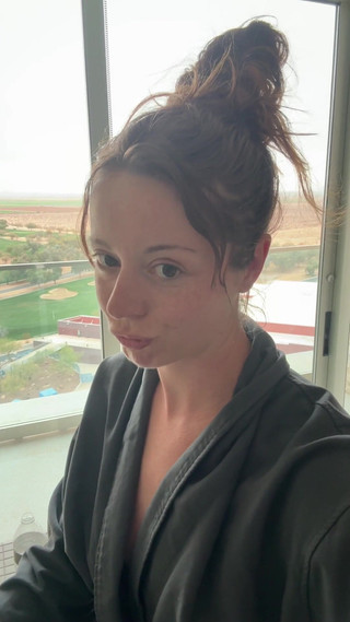 Nadia Foxx: 내 무성한 스파 샤워에 사정하기 | 위험한 오르가즘