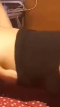 Primera cita y me follo a esta flaca universitaria en sexo casero
