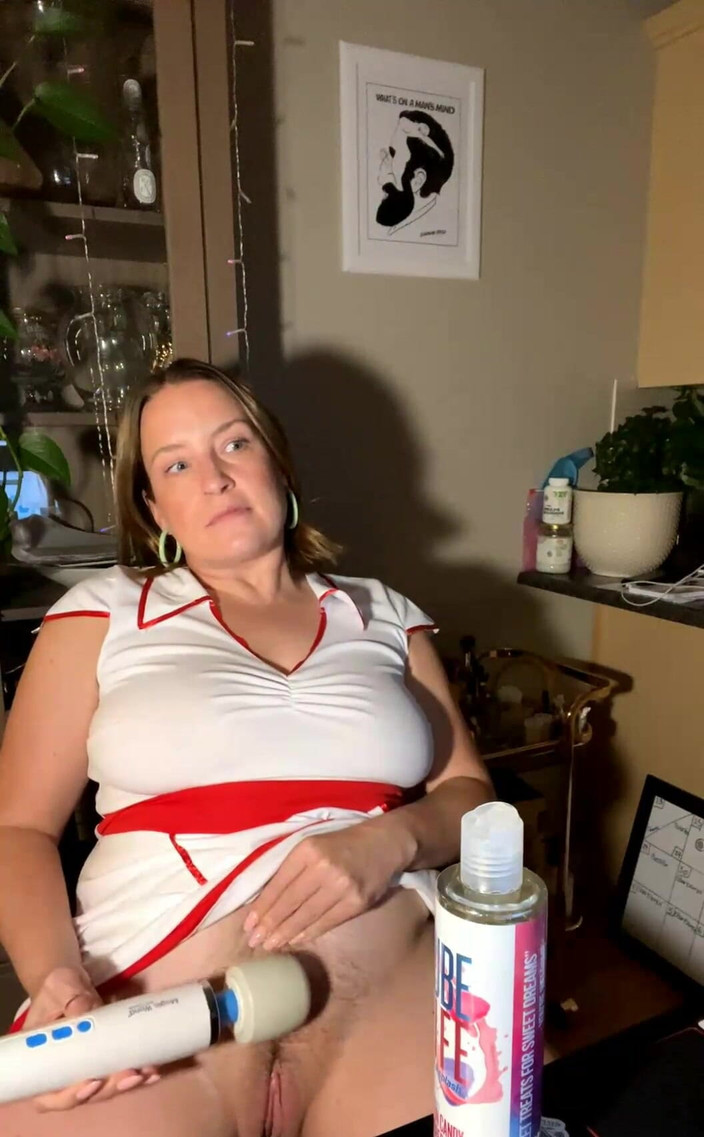 Avril Showers: Mrdání kouzelnou hůlkou v živém přenosu!