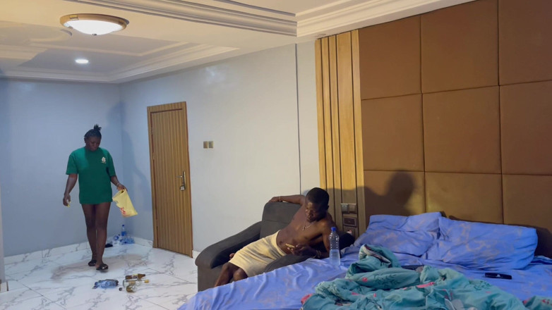 Sex naija 1: Pembersih saya Berkata Gunakan Saya Dengan Pantat Besar