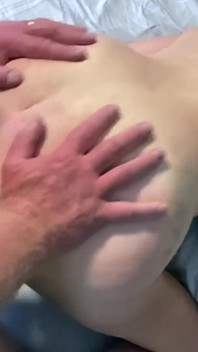 POV dojrzała milf dostaje jej tyłek wydmuchany przez ojczym zdmuchuje swój ładunek na jej policzki