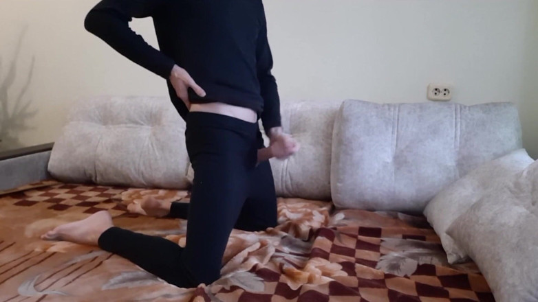 AlexRusFun: 큰 자지를 따먹고 후장 구멍을 핑거링하는 러시아 십대