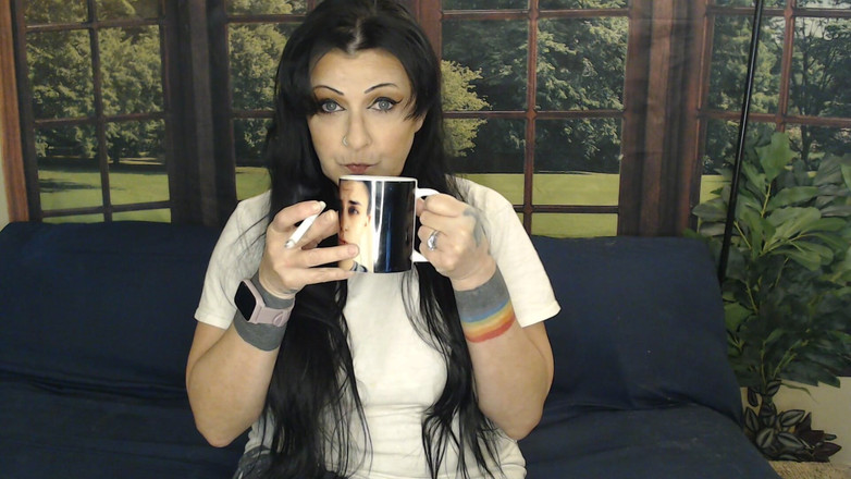 Abby Anna: Morgon rök och kaffe