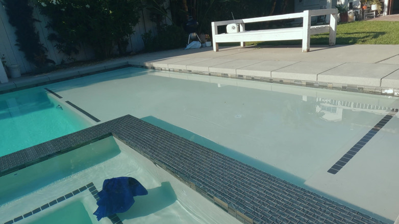 Tommy Wood XXX: Enorme facial junto a la piscina para ébano sexy - Nina White