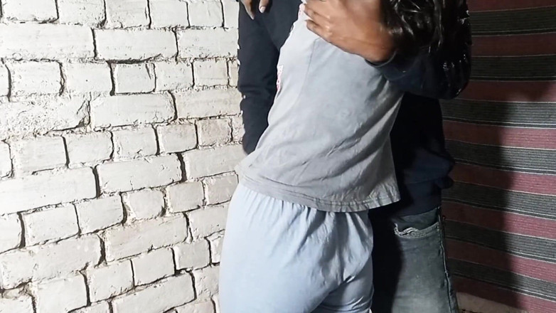 Shivanibaby: Memek perawan gadis desa dientot malam-malam