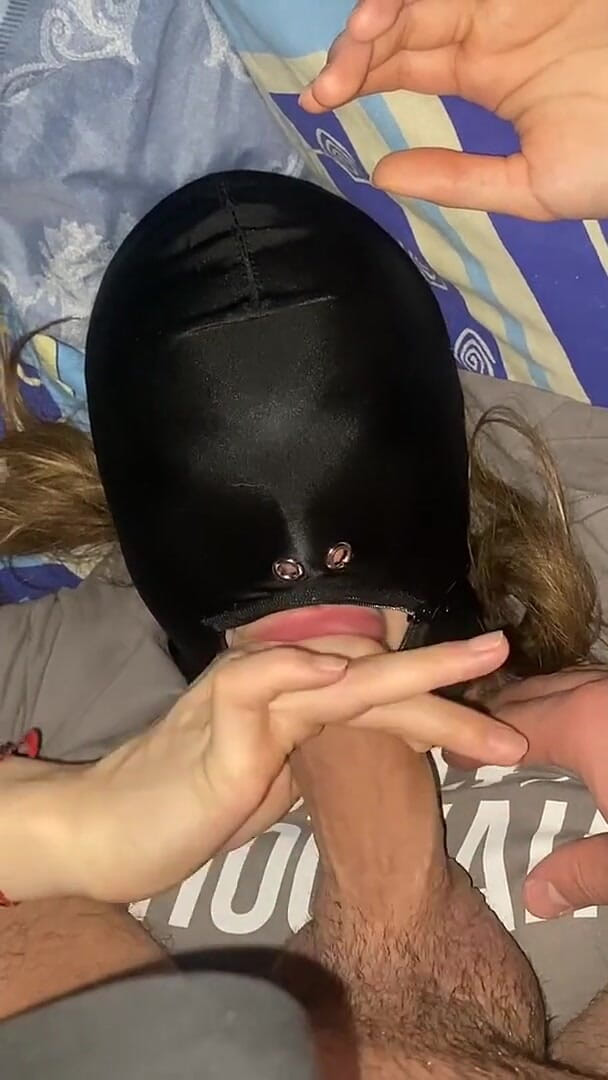 Cumqueen6914: Duro in una maschera con leccare l'ano