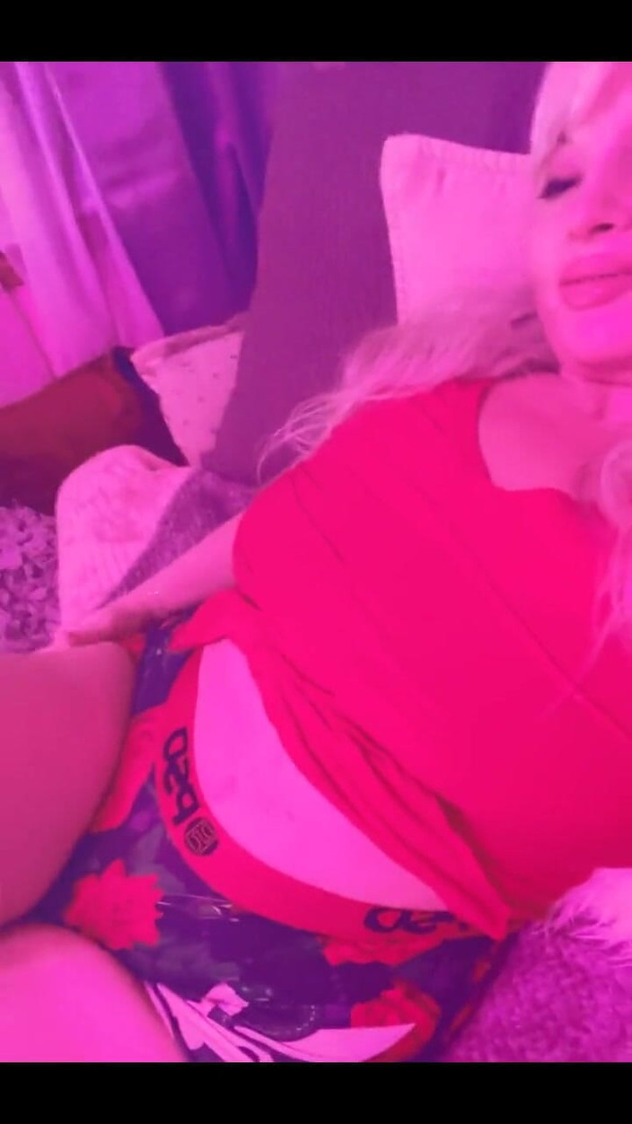 PaintedRose: Kusjes en knuffels?