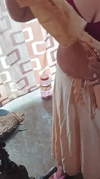 Mandi bogel menunjukkan bhabhi desi