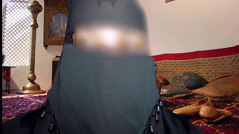 Shahinbd: ブルカを着たバングラデシュの女の子がサウジアラビアに来て、家で犯される
