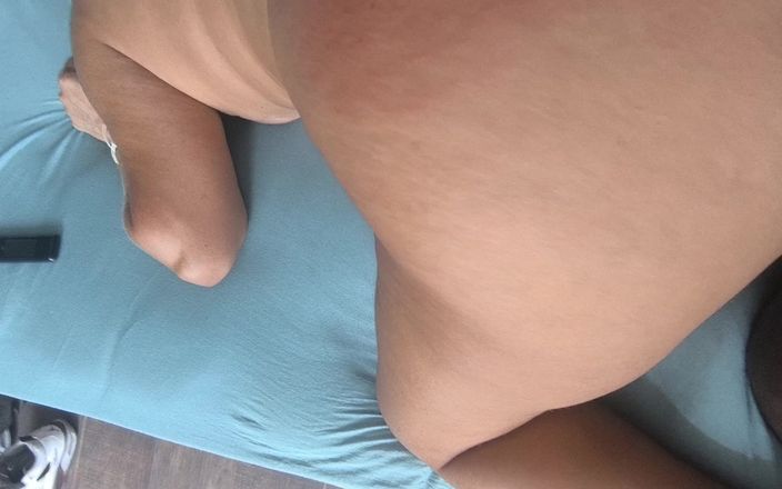 Nurseblack: Casada loira dando a bbc preto na pele enquanto corno...