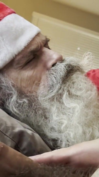 Papi le père Noël adore la bite