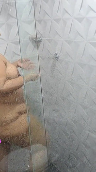 Šťastný Muž Šuká Svou Nevlastní Matku Ve Sprše