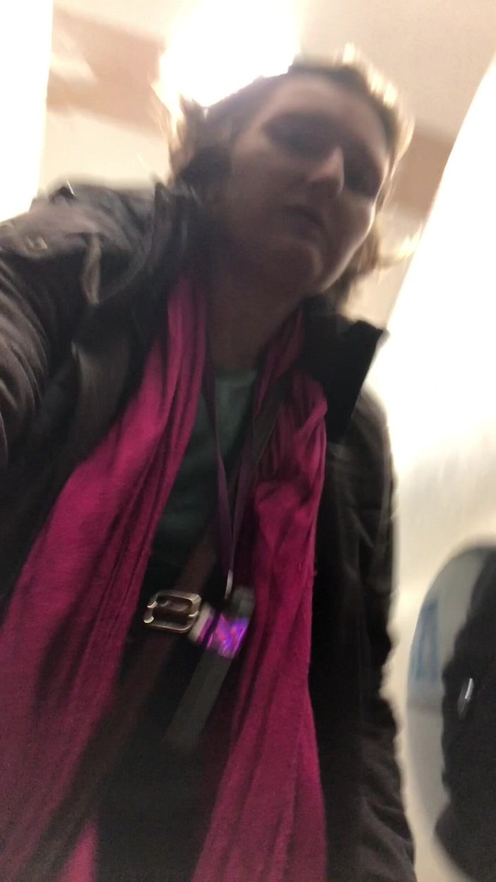 Pissing Paradise: Kencing Buru-buru Di Perjalanan Belanja