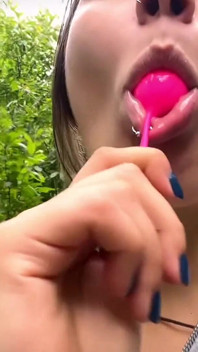 Extremepiss Play in Park - Sips & Gargles Full Bottle