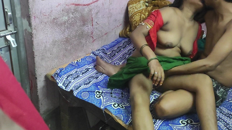 Pyaasibhabhi1: Suami selingkuh desi bhabhi