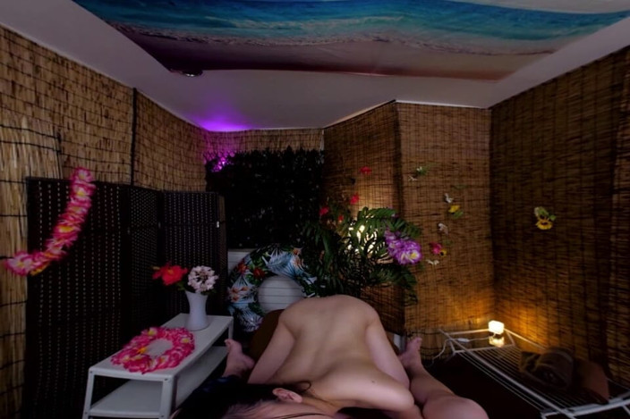 EAGLE-VR: samudr tat haus pik-ap esthetiks garmiyon ke din chudaee karne...