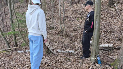 boyzxy212: Sexe en plein air dans les bois avec ma salope...