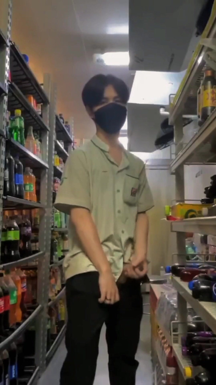 Louswee: Cumpărături relaxate, gânduri obraznice